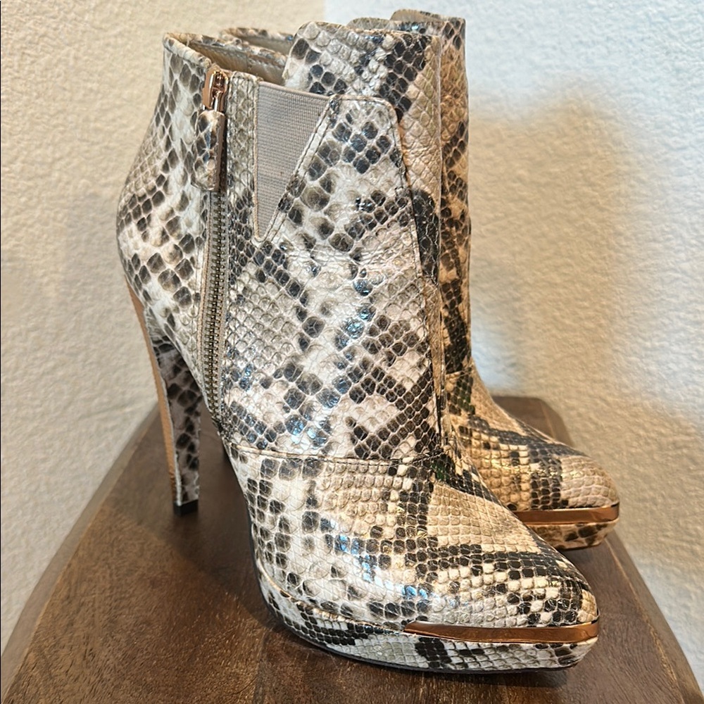 Herve Leger Mercer Booties Multicolor Anaconda Print sz 8.5 US